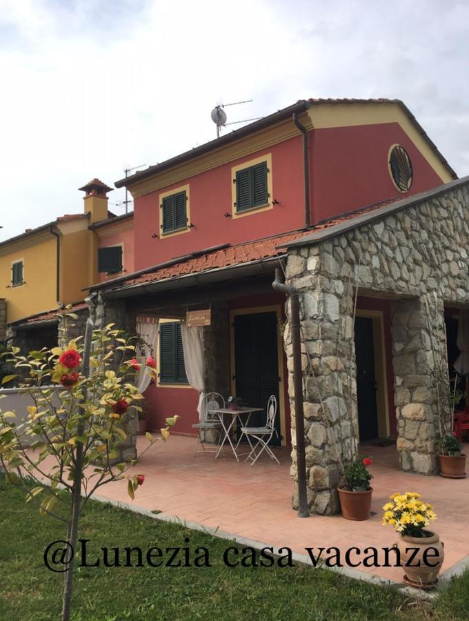 Lunezia Vila Sarzana Exterior foto
