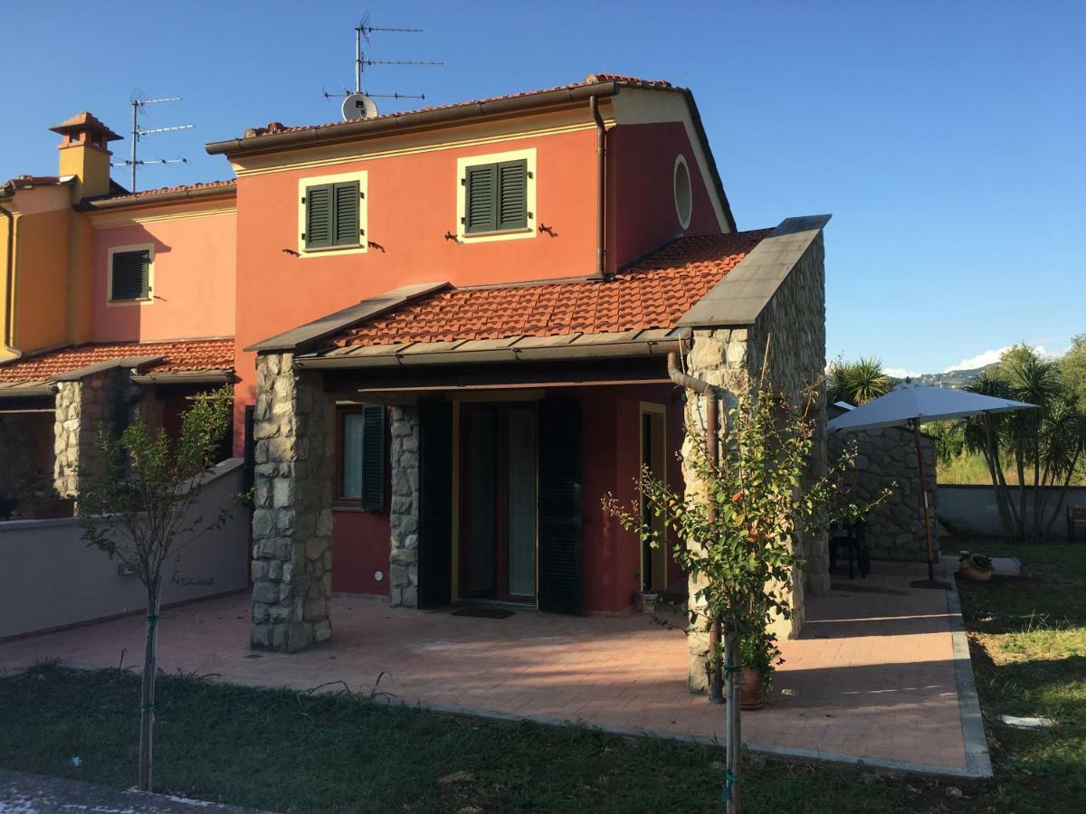 Lunezia Vila Sarzana Exterior foto